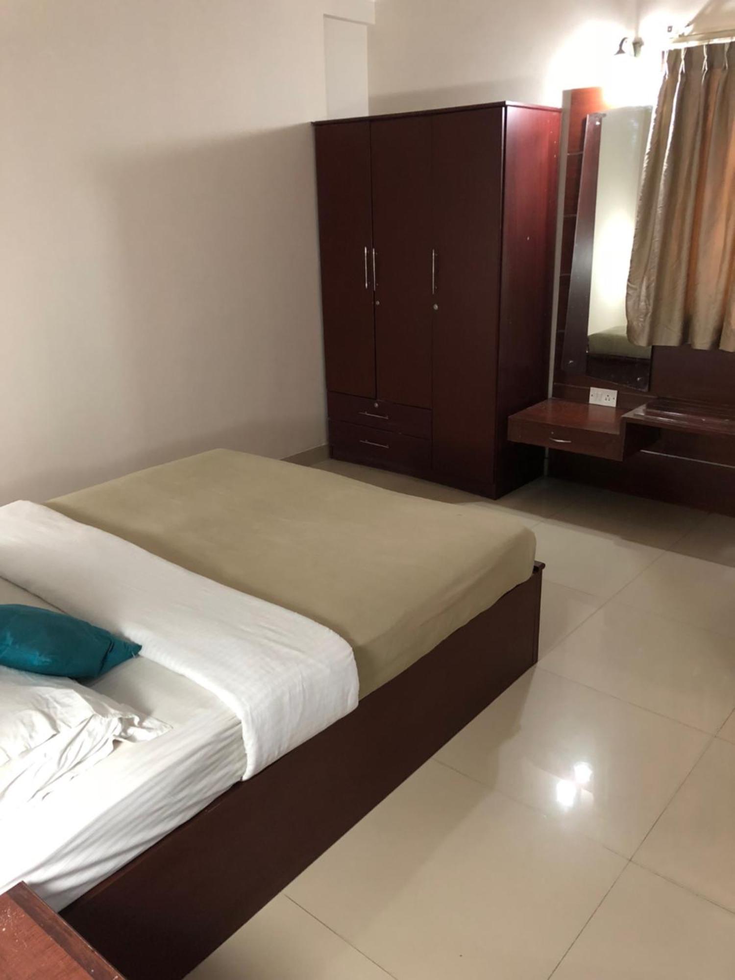 Aston Service Apartment Бангалор Экстерьер фото